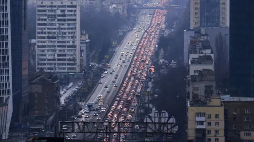 首都キエフで交通渋滞が発生
