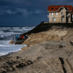 2100年までに、フランスの数千棟の建物が海岸侵食に遭遇するでしょう!!